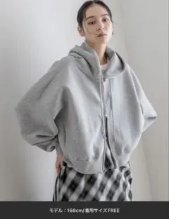 ショート パーカー