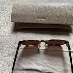 Max Mara サングラス べっ甲柄 ケース付きのサムネイル