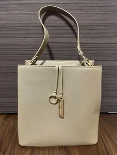 モノコムサ　ロゴプレートミニバッグ　モカ