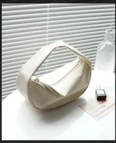 ハーフムーンバッグ スリーコインズ ホワイト