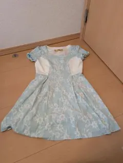 花柄ワンピース 半袖 セシルマクビー　Cecil　McBeeのサムネイル
