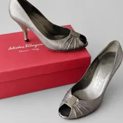 ✨ Ferragamoフェラガモ メタリックオープントゥパンプス 6 1/2Cのサムネイル