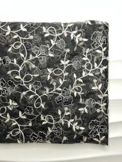 インド刺繍生地　チュール生地　ブラック