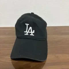 LAロゴ刺繍 黒ベースボールキャップ