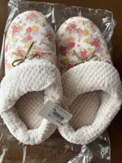 【新品　タグ付き】　スリッパ