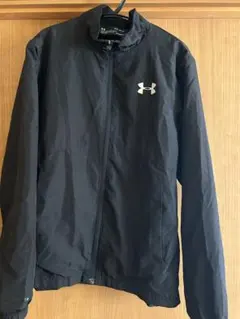 Under Armour 黒ウィンドブレーカー 150cm