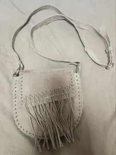 ベージュ スエード フリンジ ショルダーバッグ