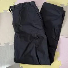 UNIQLO 裏起毛黒カーゴパンツ 調整可能なベルト付き