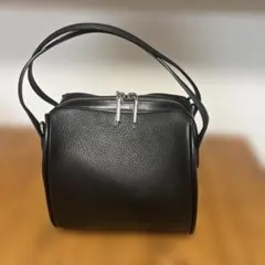 BEAUREブラックレザー ショルダーバッグ