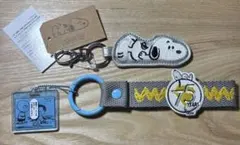 PEANUTS 75th アクリルマスコット付き刺繍タグ＆スヌーピーキーホルダー