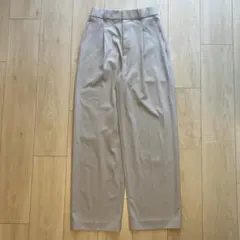 ユニクロ　UNIQLO　タックワイドパンツ　ベージュ　XSサイズ　スラックス