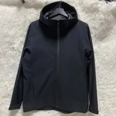 美品　UNIQLO ユニクロ ブロックテックパーカ 3Dカット ブラック S