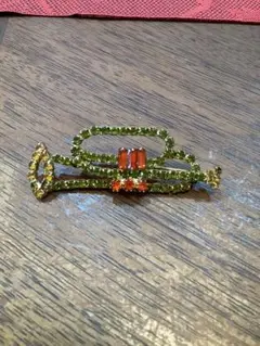 ヴィンテージ　トランペット型ラインストーンブローチ