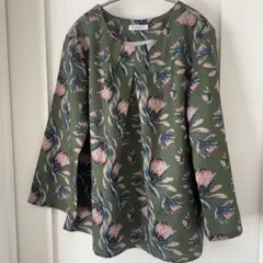 トップス　フラワープリント M　長袖　パハリート