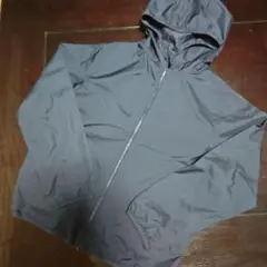 ゆ*こ様 ユニクロ　ウィンドブレーカー　ネイビー　150