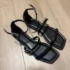 【新品未使用】CHARLES & KEITH ストラップサンダル ブラックのサムネイル
