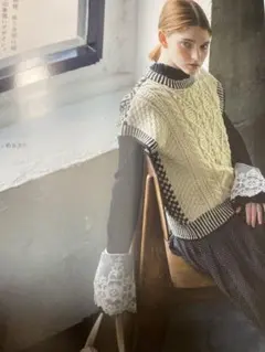 アランx編み込み模様のベスト