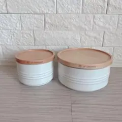 完売品　美品のおしゃれなルクルーゼキャニスター　保存容器　2個セットのサムネイル