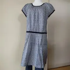 リバティ半袖ひざ丈 ワンピース ブルー花柄未使用ニームのサムネイル