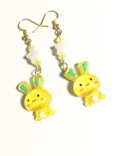 立体うさちゃんピアス
