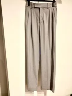 新品LOWRYSFARMローリーズファーム　グレー プリーツ入り パンツM
