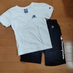 Champion Tシャツとショートパンツセット