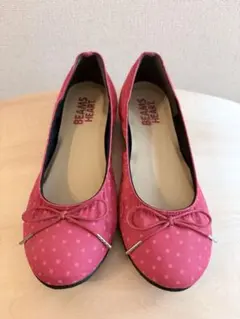 【BEAMS HEART】ピンクのフラットシューズのサムネイル