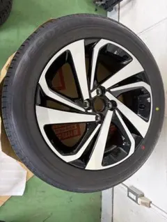送料込み新車外し未使用ライズZ 純正17インチ タイヤホイール4本セットナット付のサムネイル