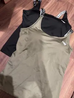 roxyオリーブ ブラック タンクトップ 2枚セット