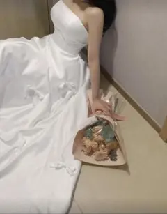 前撮り ホワイト ストラップレス ウェディングドレス リボン Aライン