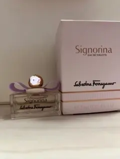 SALVATORE FERRAGAMO シニョリーナ イン フィオーレ オーデ…