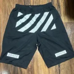 【正規品】紐無し OFF-WHITE メッシュ ショートパンツ ブラックのサムネイル