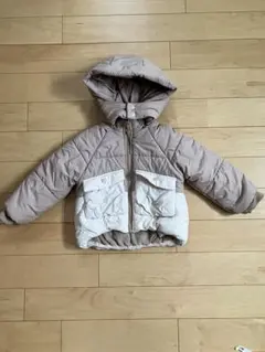 100 BREEZE ダウンコート ベージュとホワイト