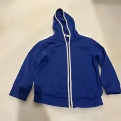 青いフード付きジップアップパーカー