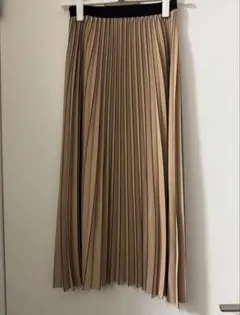 プリーツロングスカート