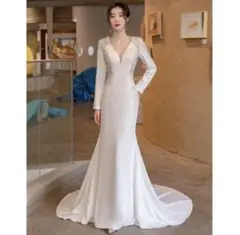 ホワイト Vネック 長袖 ウェディングドレス