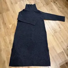 ユニクロ　ダークグレー　タートルネックワンピース　L