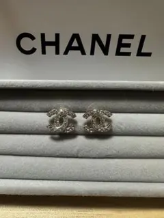 【CHANEL】ミニ ゴールド ピアス ビジュー ヴィンテージ