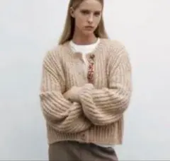 ZARA 花柄刺繍ニットカーディガン