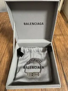 BALENCIAGA BB ロゴ ネックレスのサムネイル