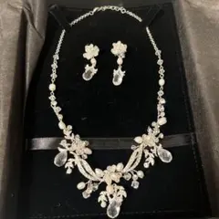 クリスタル・パールのブライダルアクセサリーセット