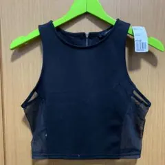 クロップドタンクトップ