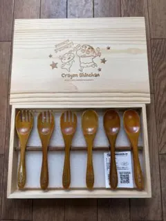 クレヨンしんちゃん 木製カトラリーセット 木箱入り - メルカリ