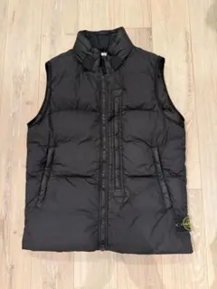 新品未使用！値下げ交渉可能！大人気のSTONE  ダウンベスト黒 stone island ベスト