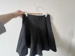 黒 フレアスカート ひざ丈