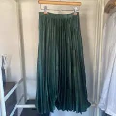 【URBAN RESEARCH】プリーツスカート　メタリックグリーンのサムネイル