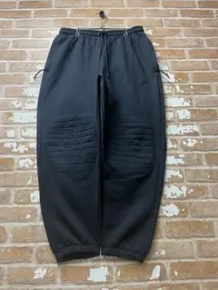 NIKE TECHPACK THERMA-FIT スウェットパンツ　黒　刺繍