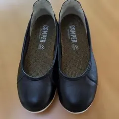【CAMPER 】カンペール　ブラック　フラット　シューズ　36サイズのサムネイル