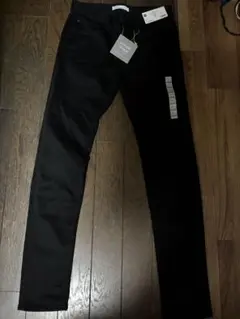 GU ワンダーシェイプカラースキニーパンツ　w28 新品未使用　Sサイズ　黒