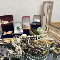 遺品整理 アクセサリー 時計 まとめ ブローチ タイピン 刻印未検品 1265